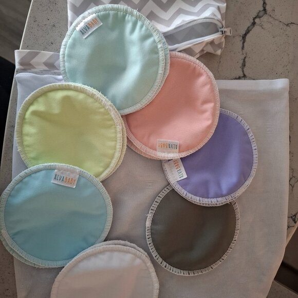 ๐ Nursing Bundle: nursing pads & feeding pillow - Picture 3 of 6